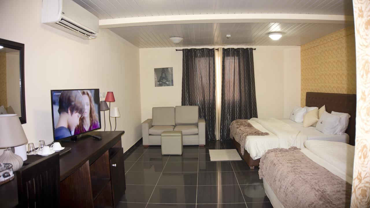 M Suites Hotel Акра Екстериор снимка