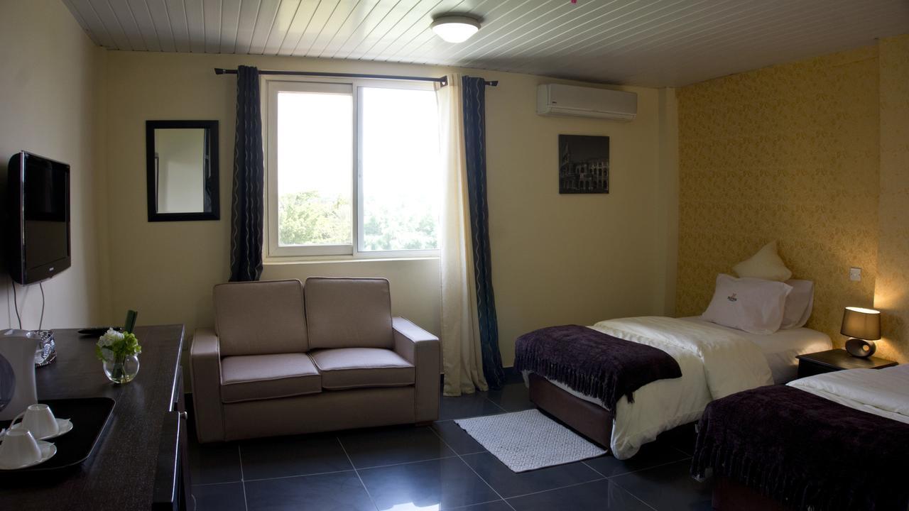 M Suites Hotel Акра Екстериор снимка