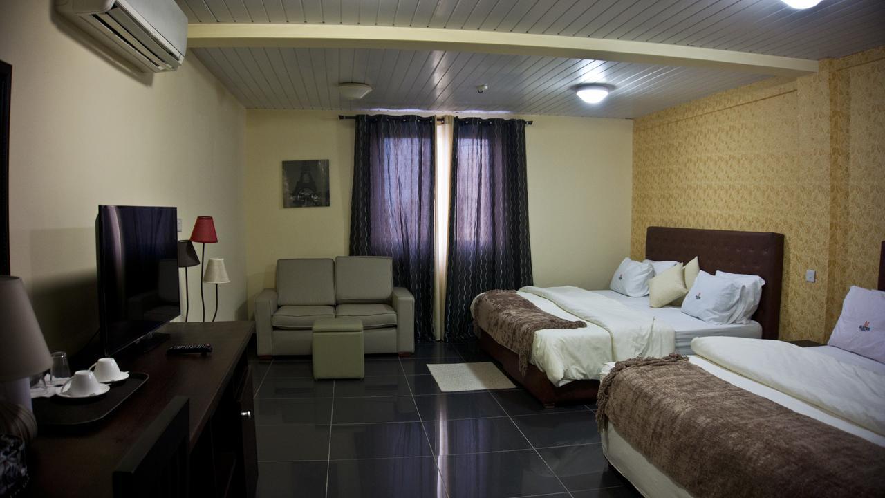 M Suites Hotel Акра Екстериор снимка